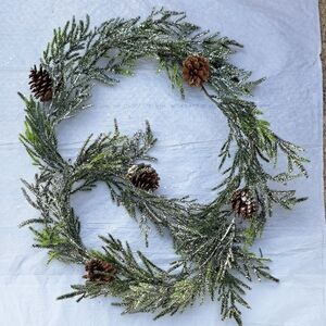 Evergreen Pinecone Holiday Wreath - Green